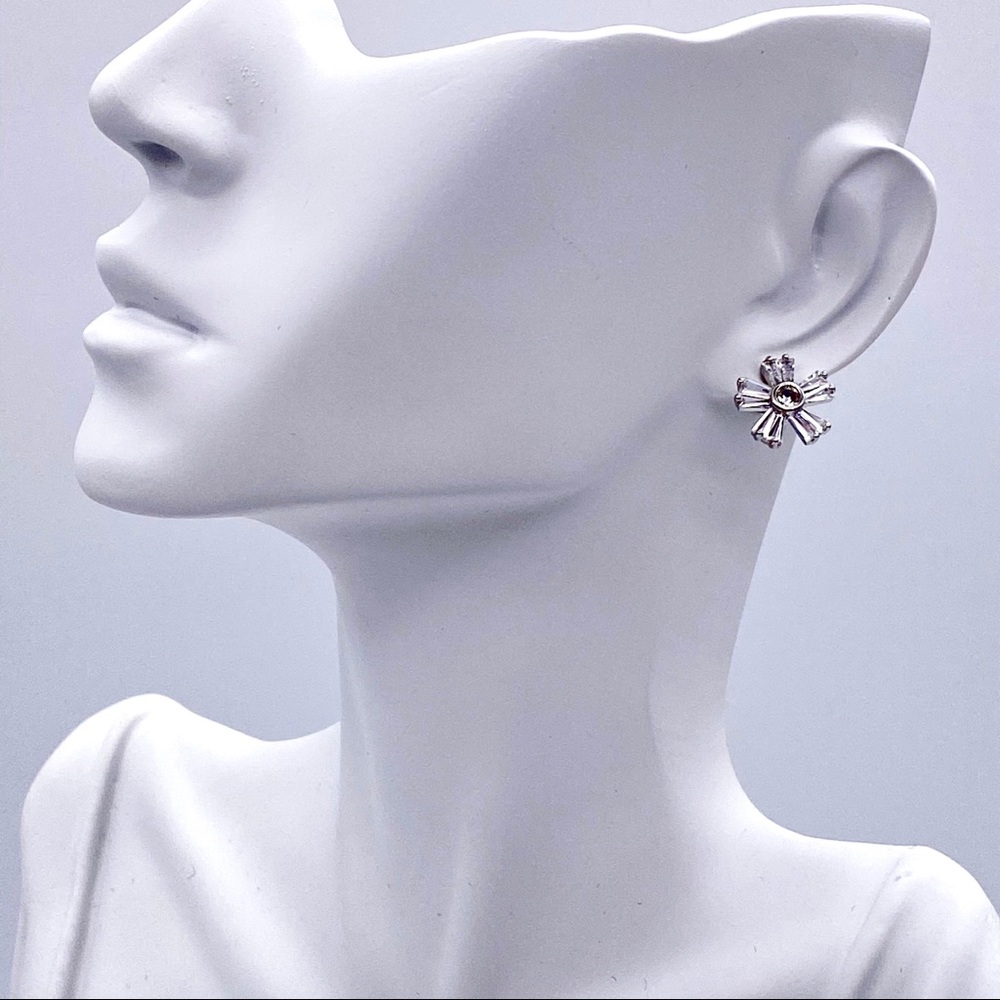 NWT Kenneth Jay Lane Baguette Flower Earrings - Picture 4 of 14